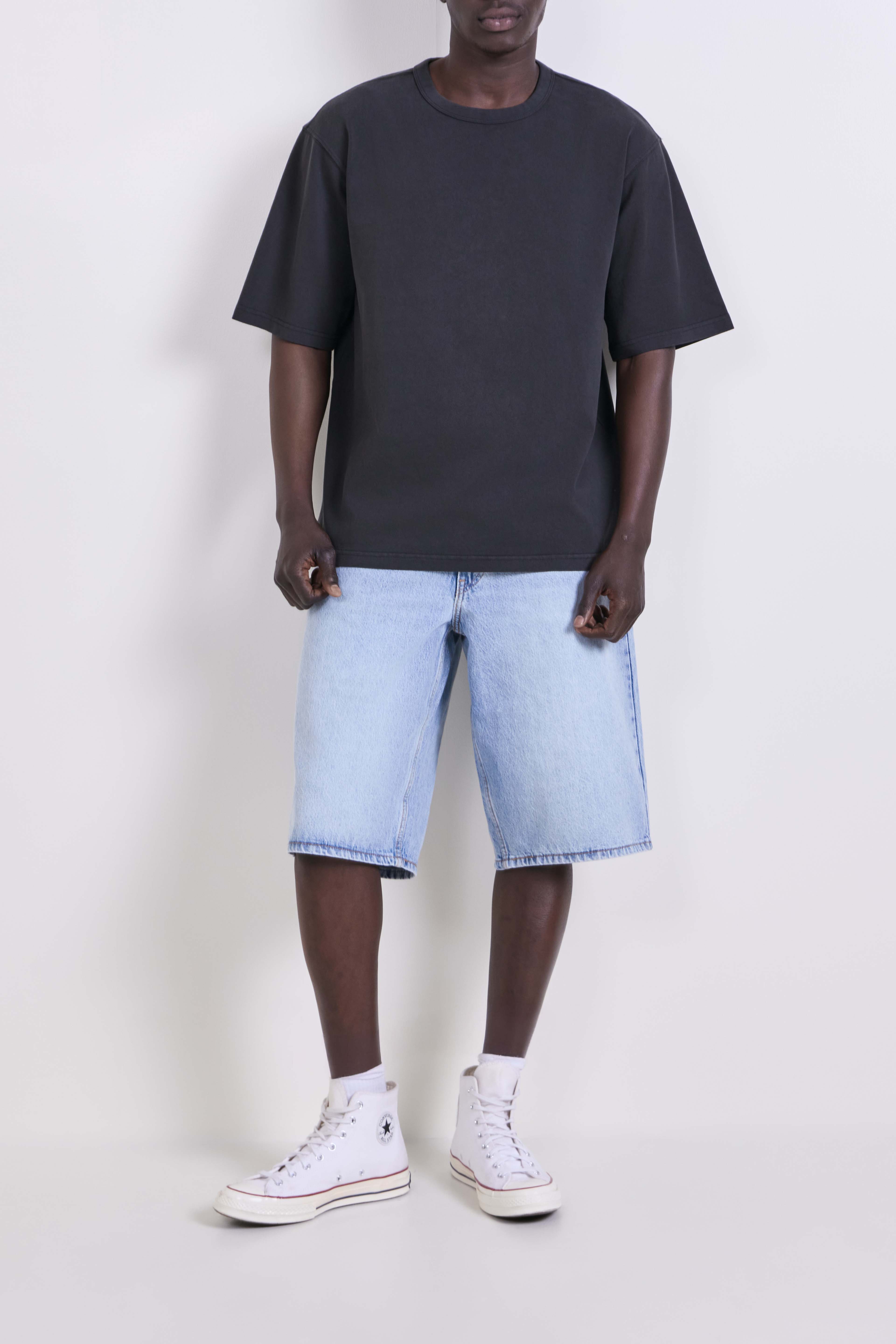 חולצת טי בגזרה משוחררת